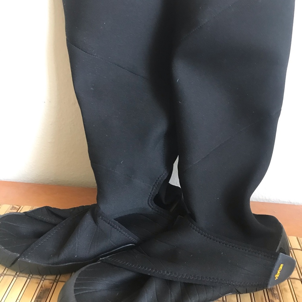 Vibram Furoshiki Neoprene Wrap Black High Cut Boot